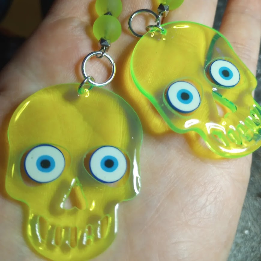 It's Alive! Mega Glow Skull Earrings