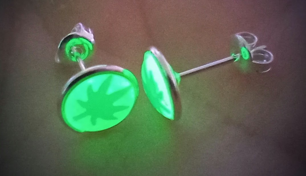 420 UV Glow Studs
