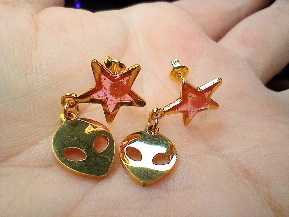 Alien Star UV Glow Studs
