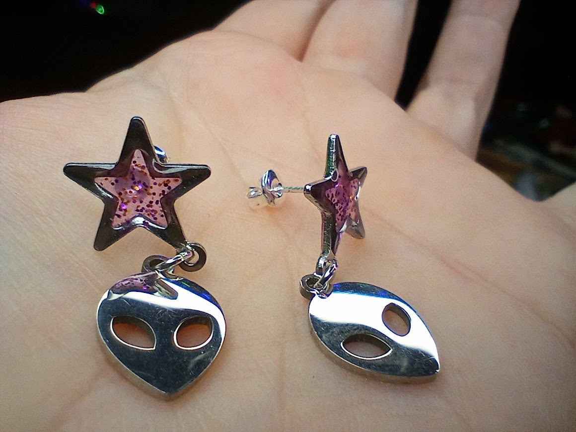Alien Star UV Glow Studs