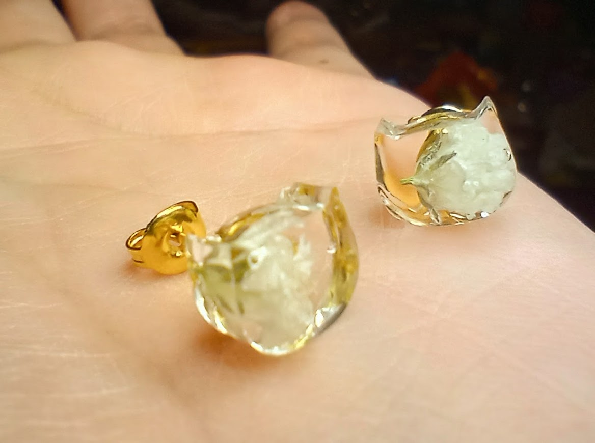 Baby's Breath Cat Studs