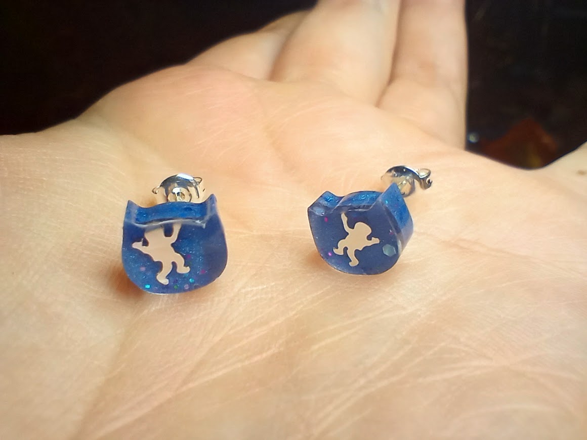 UV Glow Spaceman Cat Studs