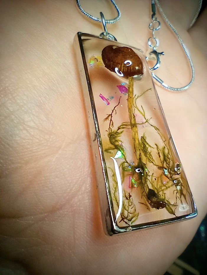 Solo Mushroom and Moss Necklace