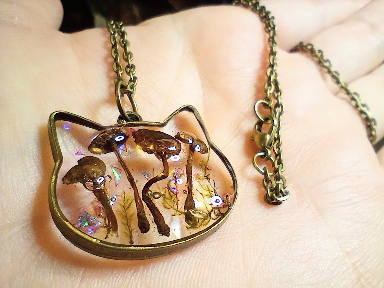Mushy Family Cat Necklace 2