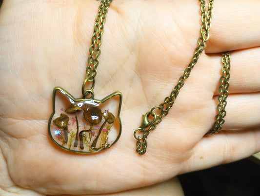 Mushy Family Cat Necklace 2