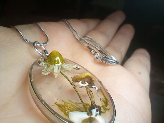 Chamomile Mushroom Oval Necklace