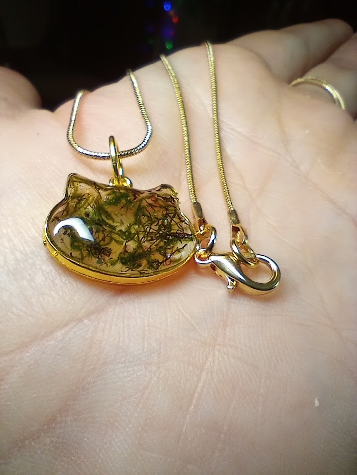 Tree Moss Kitty Necklace