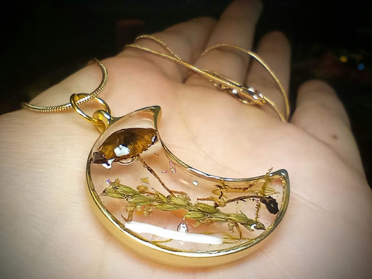 Single Mushy Moon Necklace