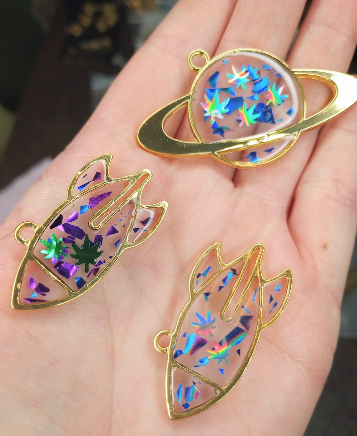 420 Stellar UV Resin Pendants