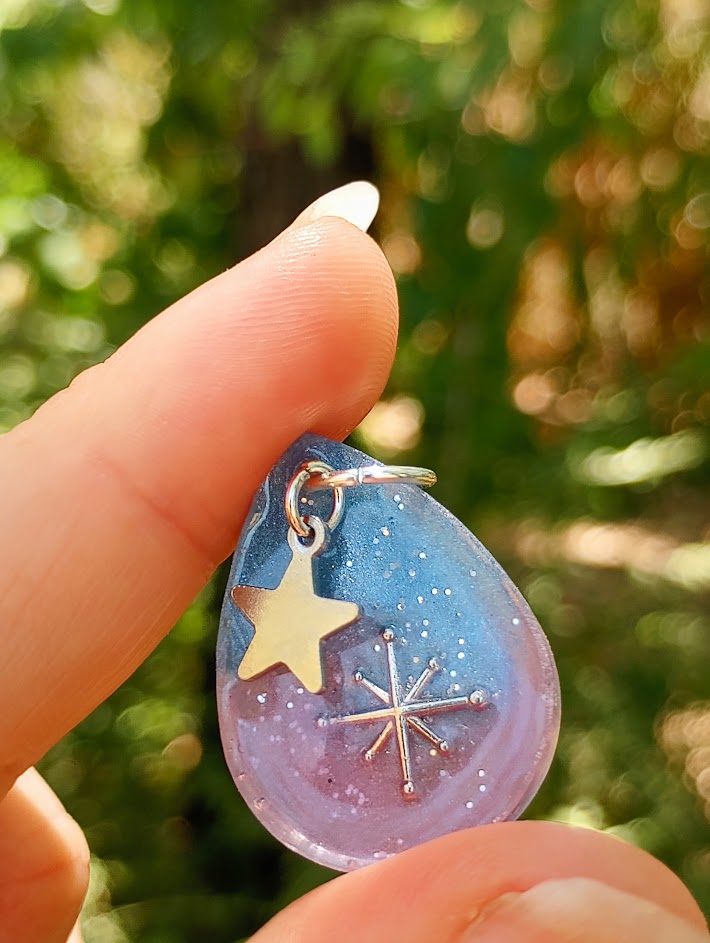 Space Sparkle UV Glow