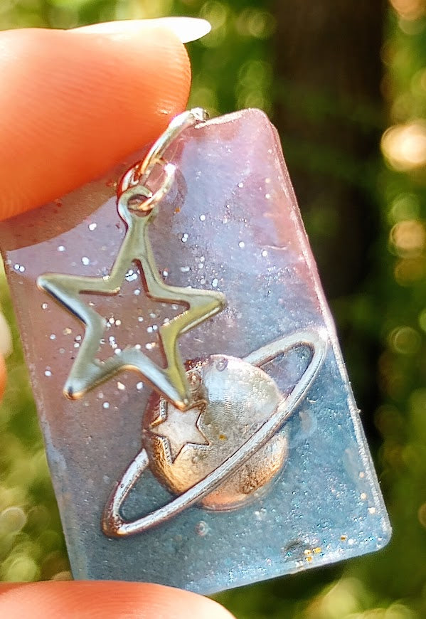 Space Saturn Star UV Glow