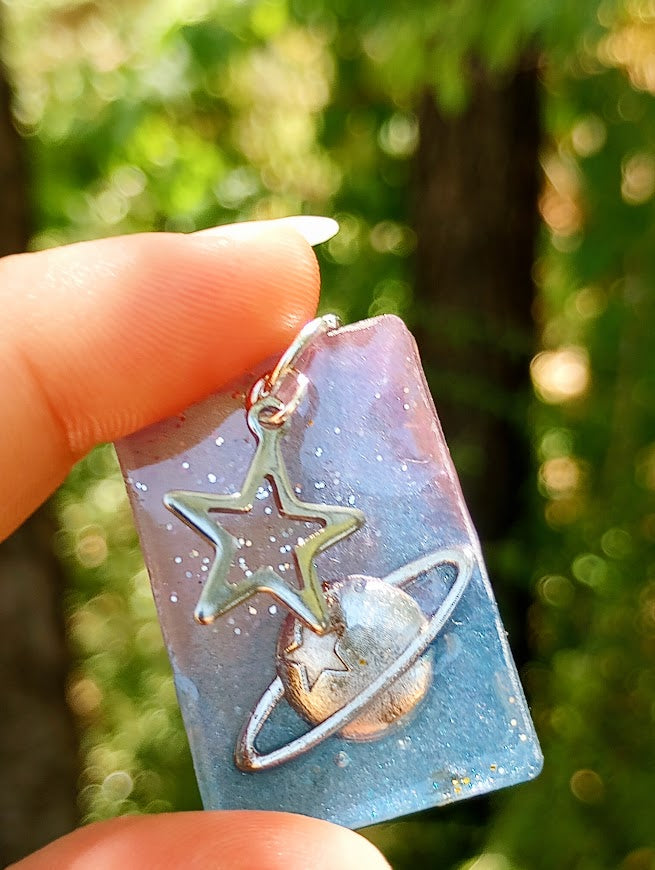 Space Saturn Star UV Glow