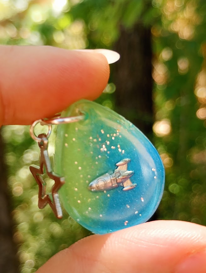 Spaceship Star UV Glow