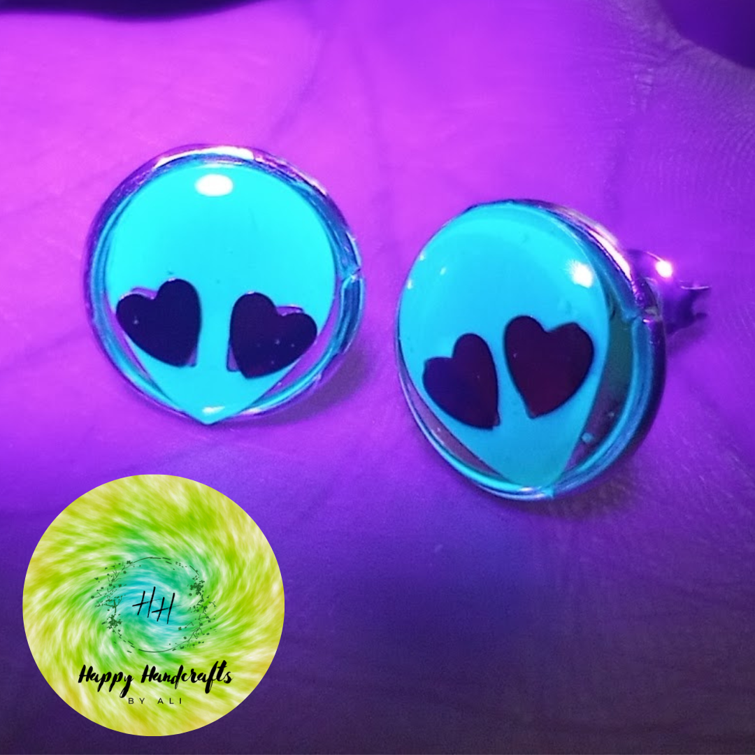Alien UV Glow Heart Eyes Studs