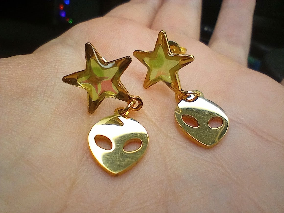 Alien Star UV Glow Studs