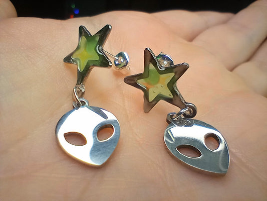 Alien Star UV Glow Studs