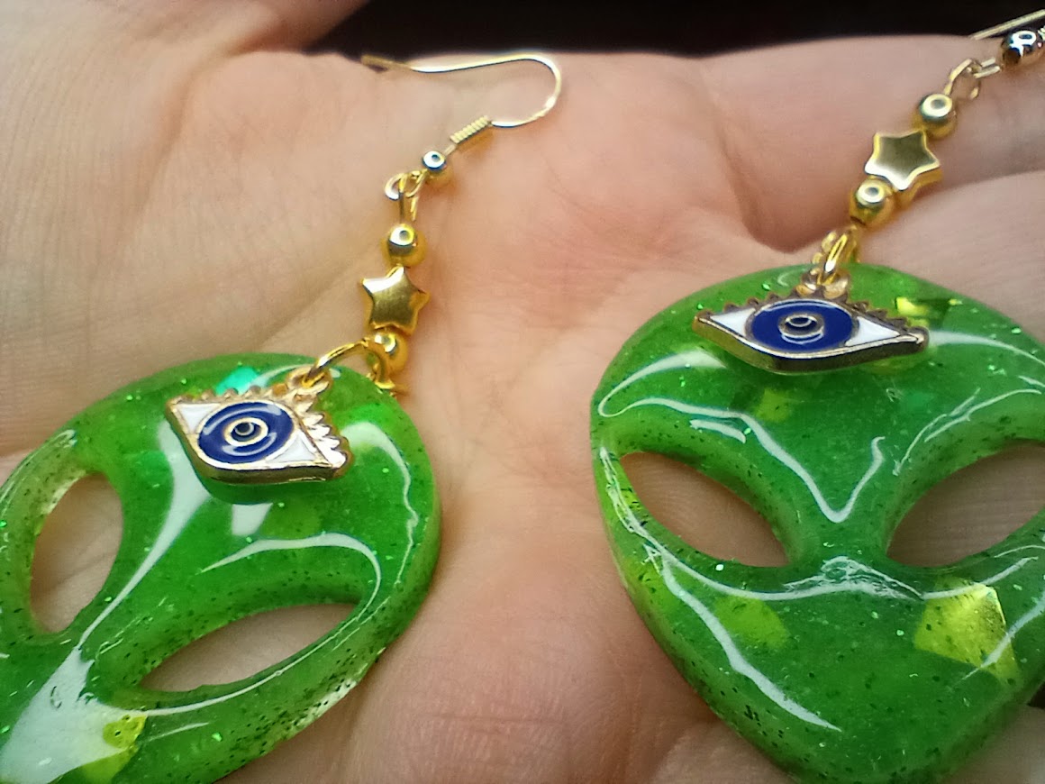 Third Eye Alien UV Glow Dangles