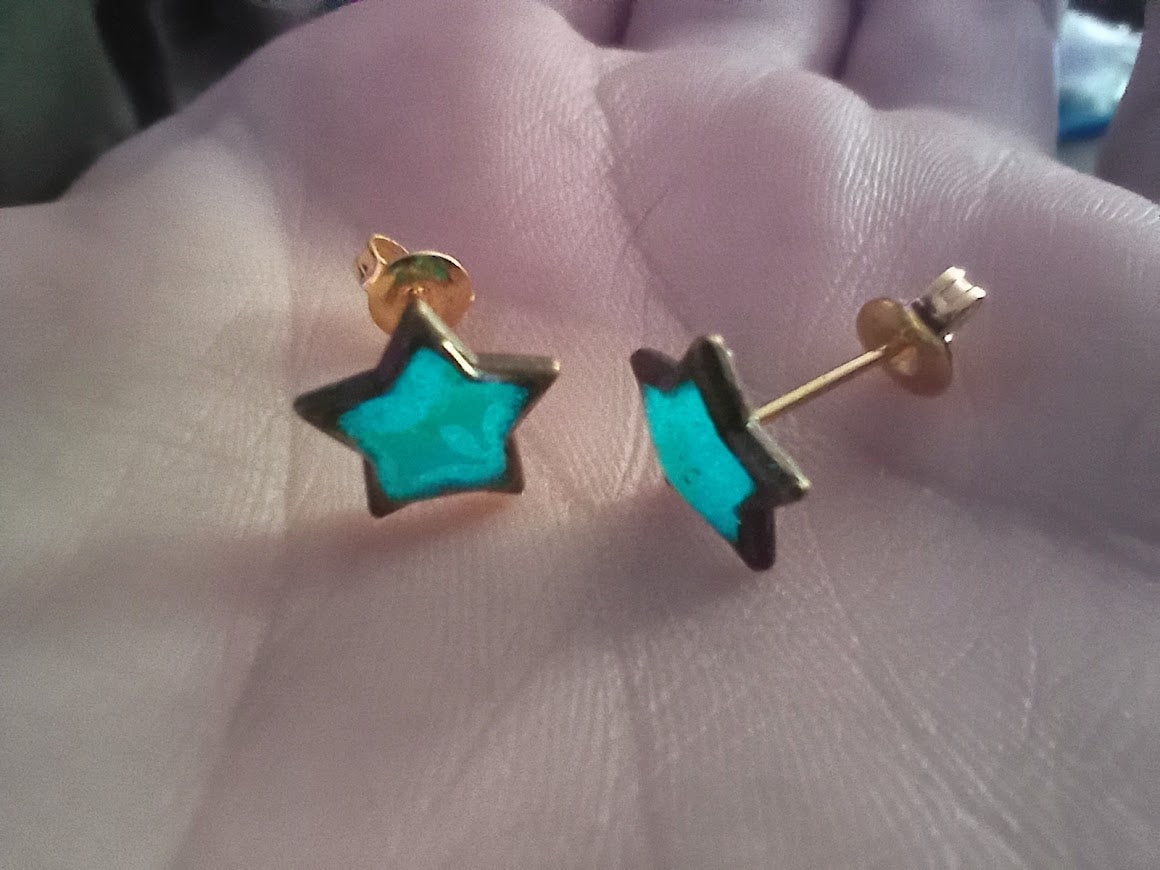 UV Glow Star Studs