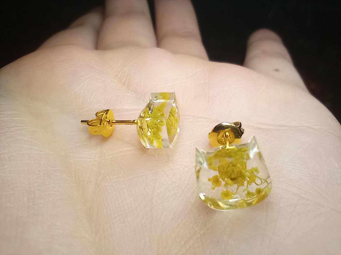Dill Flower Cat Studs