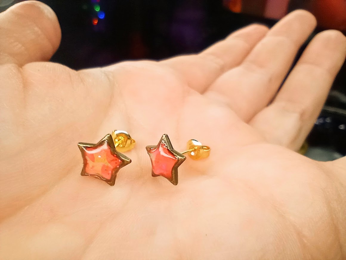 UV Glow Star Studs