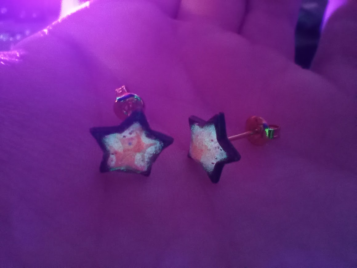 UV Glow Star Studs