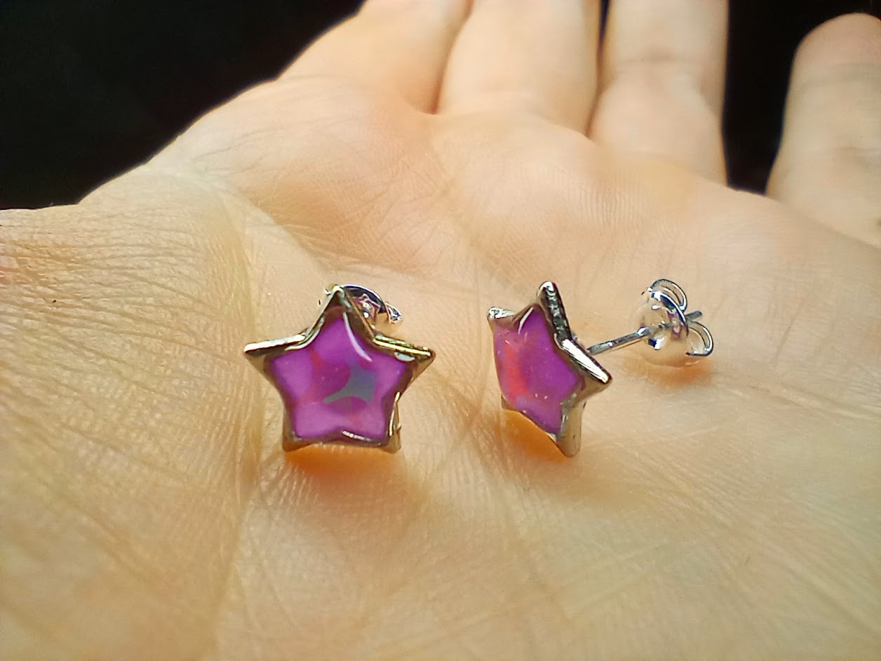 UV Glow Star Studs