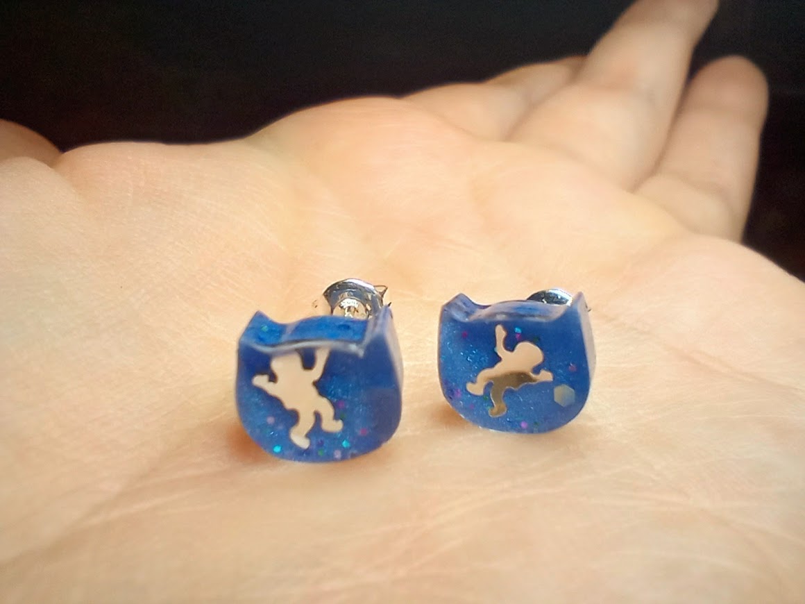 UV Glow Spaceman Cat Studs